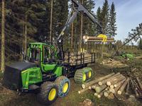 John Deere launches redesigned cabin, CH9-Harvester boom and other reliability and productivity-enhancing features