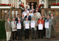 14 Goldene Meister 2008 aus dem Neckar-Odenwald-Kreis haben vor 50 Jahren die Meisterprüfung absolviert / Kammerpräsident Tschischka: „Mit persönlichem Einsatz Wohlstand für Alle geschaffen“
