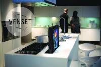 Venset bietet elektrische Einbau TV Lifte der Extraklasse für alle Fernseher