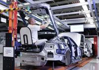 Bayerns Arbeitsministerin Christine Haderthauer besucht Audi-Werk Ingolstadt