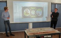 LIS-Studenten demonstrieren TMS anhand von Miniatur-Lkw