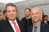Wolfgang Frey mit Bundeswirtschaftsminister Sigmar Gabriel in China