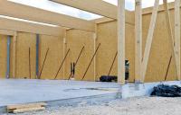 Übergänge und Sockel im Holzrahmenbau abdichten