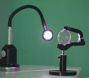 Neue Inspektionslampen für die optische Qualitätskontrolle bei Brillengläsern