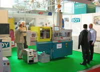 Spritzgießautomat BOY 35 E mit Servo-Antrieb überzeugt auf internationaler Fachmesse