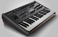 Access Music mit dem Virus Dark Star reissue Synth beim ersten Superbooth in Berlin