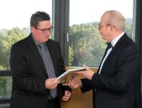 Physikprofessor Henning Fouckhardt mit Lehrpreis der TU Kaiserslautern ausgezeichnet
