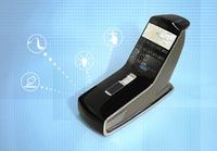 Atmel präsentiert Konzept einer gebogenen Mittelkonsole mit Touch-Bedienung zum ersten Mal auf der CES 2014