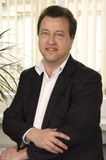 Viadeo übernimmt spanisches Social Business Network IctNet