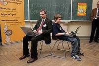 Eltern surfen sicherer im Internet als Kinder