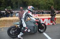 Troy Corser gewinnt show run bei Glemseck 101