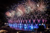 Wianki 2014 - Lichtdesigner Pawel "Spider" Pajak inszenierte Krakaus Mittsommernacht-Festival mit großem Multimediaevent samt Feuerwerk und FALCON®-Lichtshow