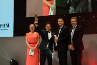 Rüdiger Maaß erhält den Druck&Medien FUJIFILM-Gold-Award