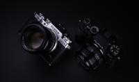 Professionelles Kraftpaket - die neue spiegellose Systemkamera FUJIFILM X-T4 mit integriertem Fünf-Achsen-Bildstabilisator