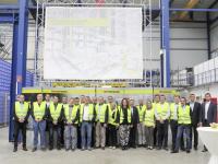 SSI Schäfer begrüßt die 1000. Besuchergruppe im Technologiezentrum