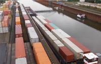 Elbe-Container-Linie trotz Niedrigwasser in Betrieb