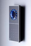 An die lange Leine genommen: Der neue Handvenenleser INTUS 1600PS