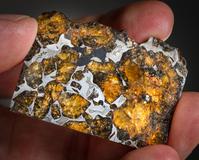 Comet crystals found in a nearby planetary system