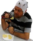 Neuro-Robotik ermöglicht Querschnittsgelähmten selbstständig zu essen