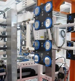 Schnell, präzise und reinraumtauglich – neues Automatisierungssystem für Petrischalen von Hekuma