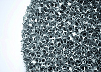Metallisierte Schaumstoffe: Ultraleicht und extrem stabil