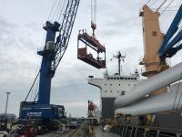 Cuxport schlägt tonnenschwere Kranteile für Reederei NYK Bulk & Projects um
