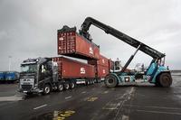 Volvo FH16 und I-Shift-Crawler ziehen 750 Tonnen aus dem Stand
