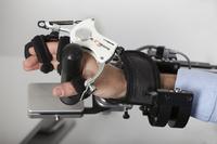 Neue umfassende Rehabilitationstherapie für Arm und Hand mit dem Manovo®Spring