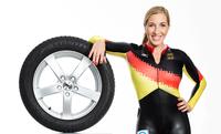 Anni Friesinger präsentiert "Deutschland-Reifen"
