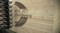 REA JET: Kennzeichnungslösungen für die Holzindustrie