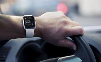 Husqvarna führt erste Apple Watch™-App für Rasenmähroboter ein