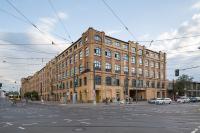 Industriecharme im Berliner Kreativquartier: Neues Business Center in der Leuchtenfabrik Treptow-Köpenick bietet viel Platz für flexibles Arbeiten