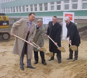 Erster Spatenstich für neue Paracelsus-Strahlenklinik
