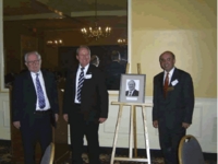 Herr Dipl.-Ing. Helmut Eckardt von Battenfeld Spritzgießtechnik in der „Hall of Fame“ der Akron University, USA