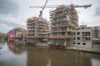 Spektakuläre Flusshäuser mit Systemschalungen realisiert