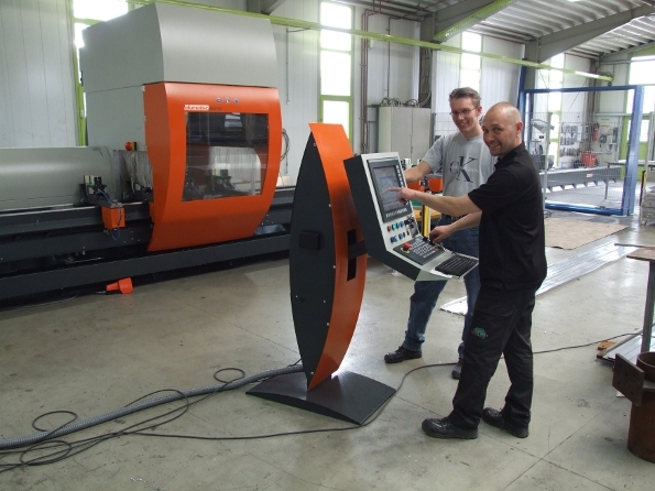 Programmiersystem eluCad und SBZ 151: Einsatz in der Werbebranche ...