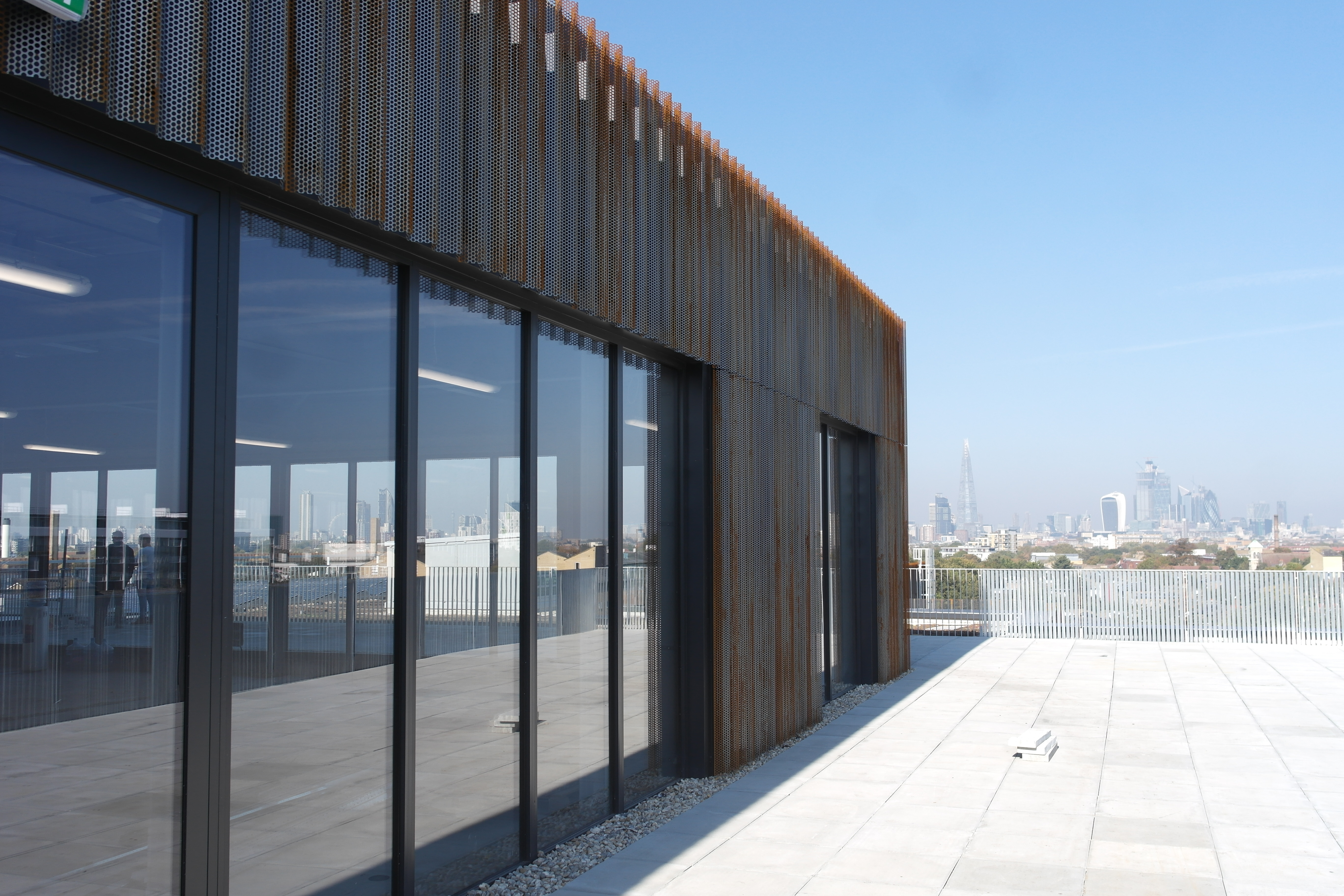 Neues Gebäude der Mountview Academy of Theatre Arts London mit