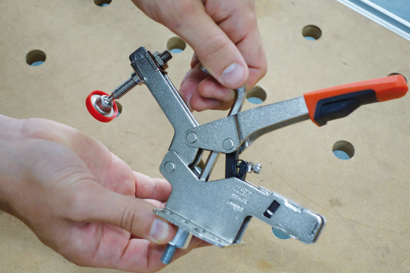 BESSEY selfadjusting toggle clamps can now be used on multifunction
