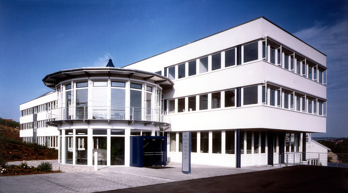 Noxum rüstet Handelsgruppe Duttenhofer mit neuem, Content Management gestützten
