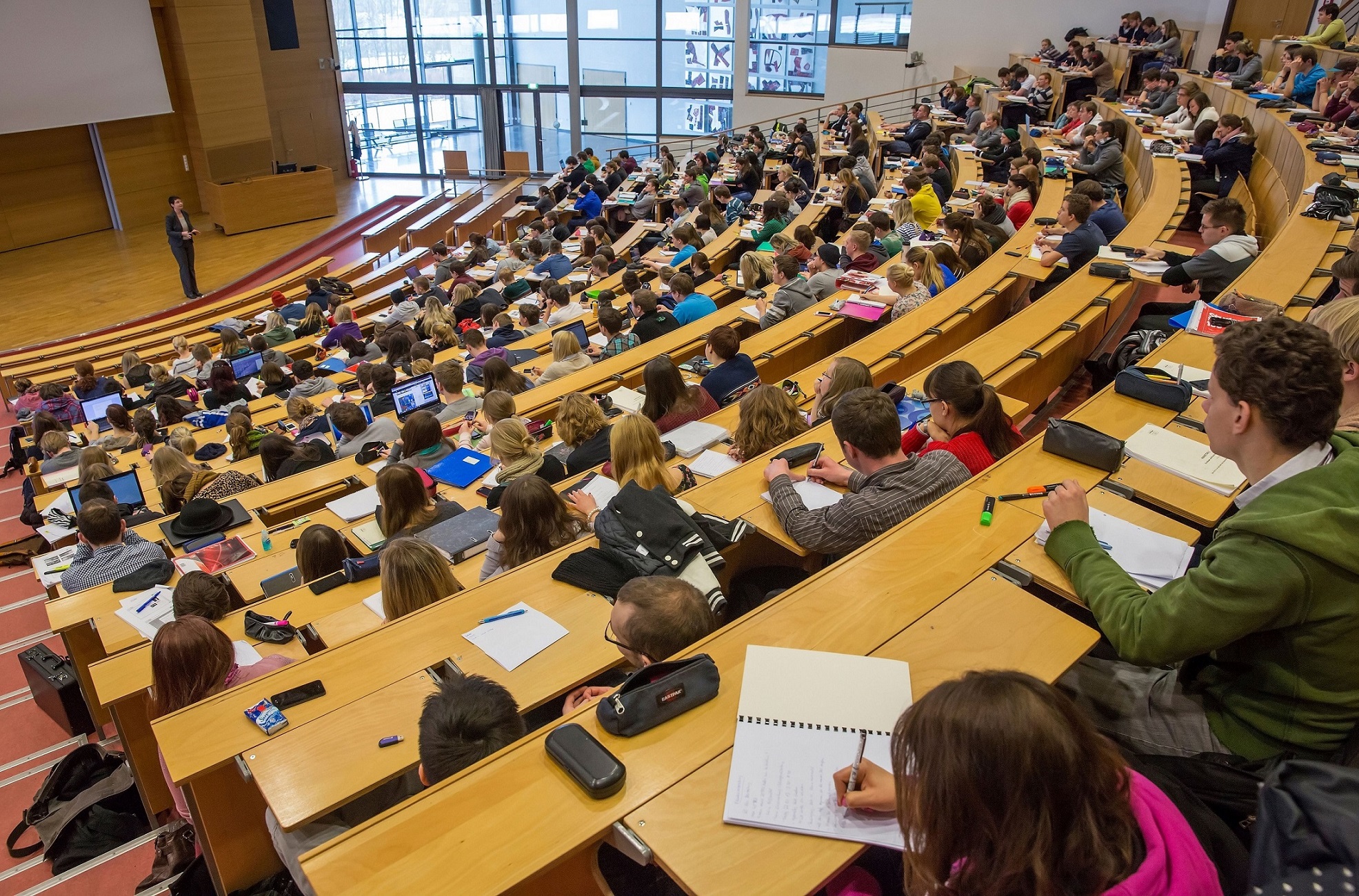 CHE-Hochschulranking: TU Ilmenau In Zwei Studiengängen Mit ...