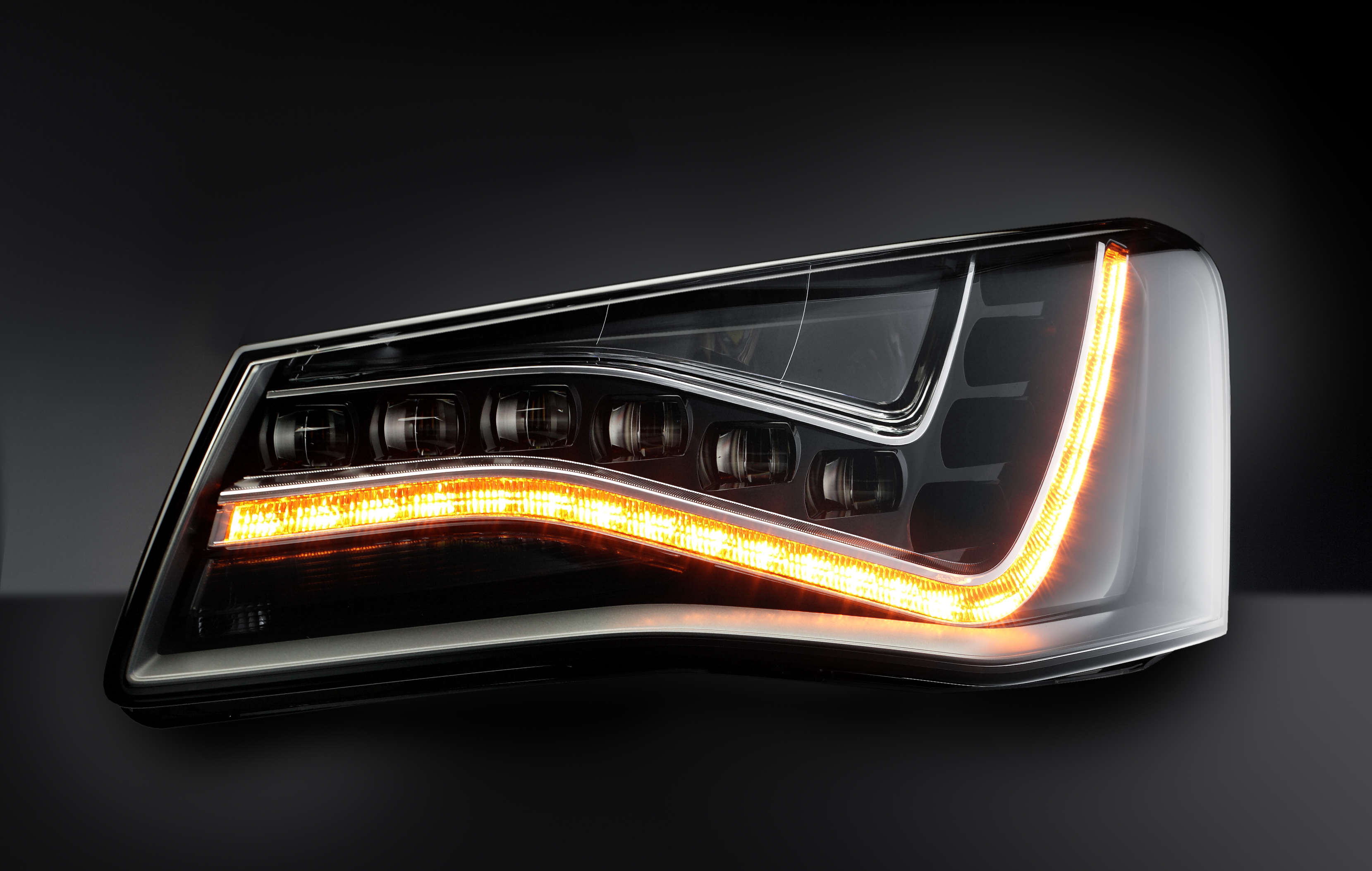 Адаптивная оптика Audi Дальний свет