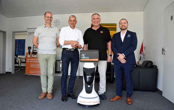 Staatssekretär Dr. Patrick Rapp zu Besuch bei SERVICEBOT.SOLUTIONS SBS ...