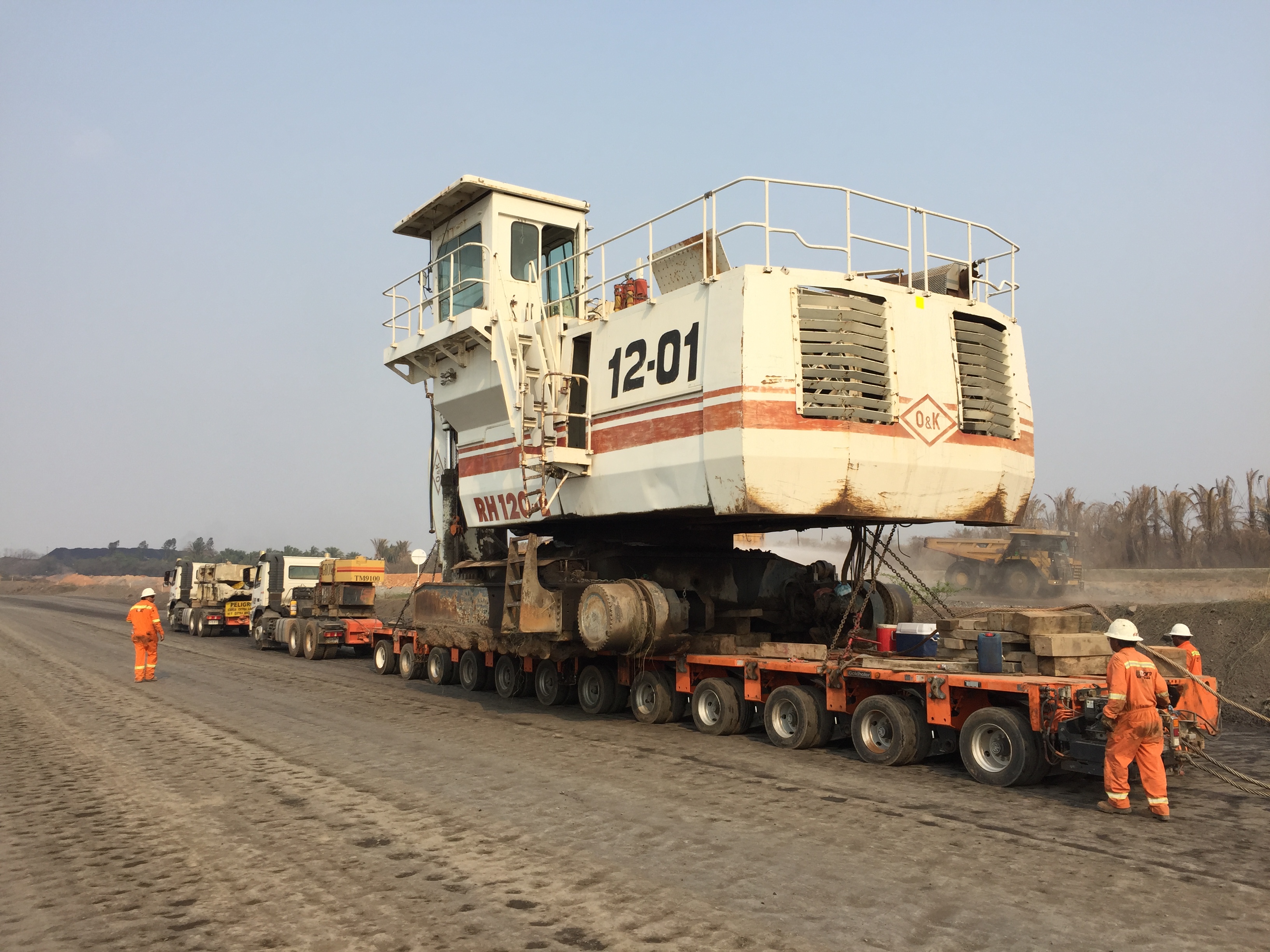 Rescue for a mini(ng) excavator, Goldhofer AG, Story - PresseBox