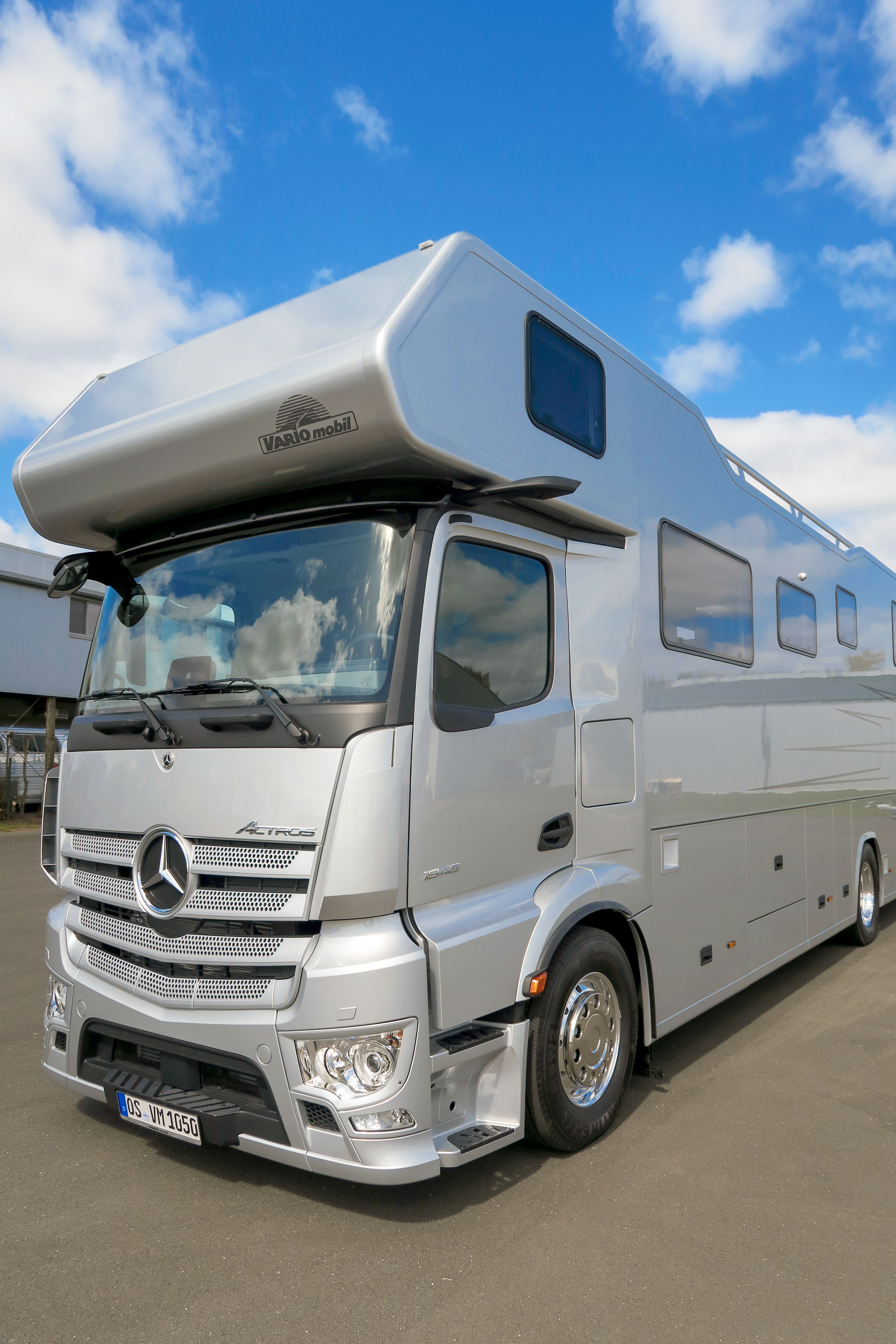 Variomobil Startet In Das Reisemobil Modelljahr 21 Mit Wertbestandiger Manufakturbauweise Samt High End Technologie Fur Hochste Sicherheit Variomobil Fahrzeugbau Gmbh Pressemitteilung Pressebox