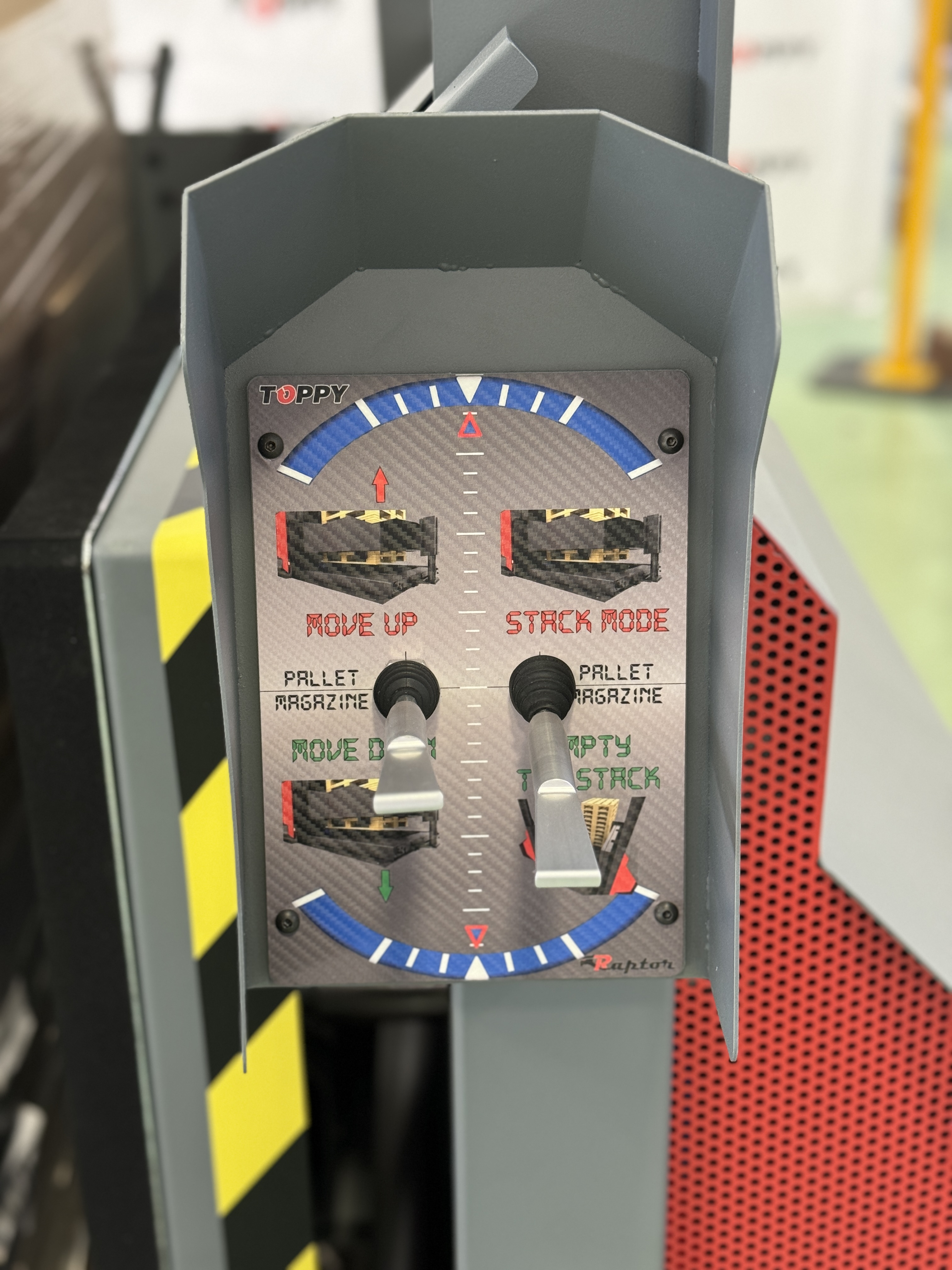 Toppy RAPTOR: The Stationary Pallet Changer Redefining Load Safety and ...