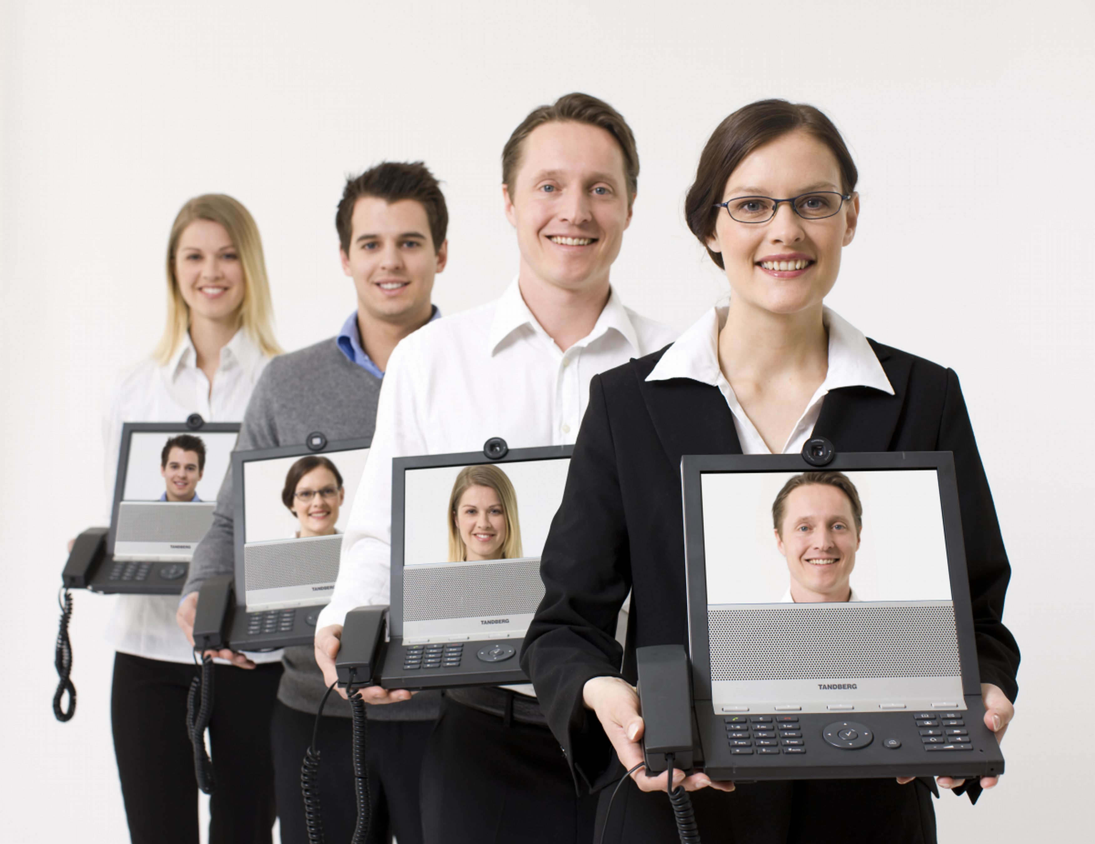 TANDBERG bietet als Erster eine KomplettLösung zur einfachen