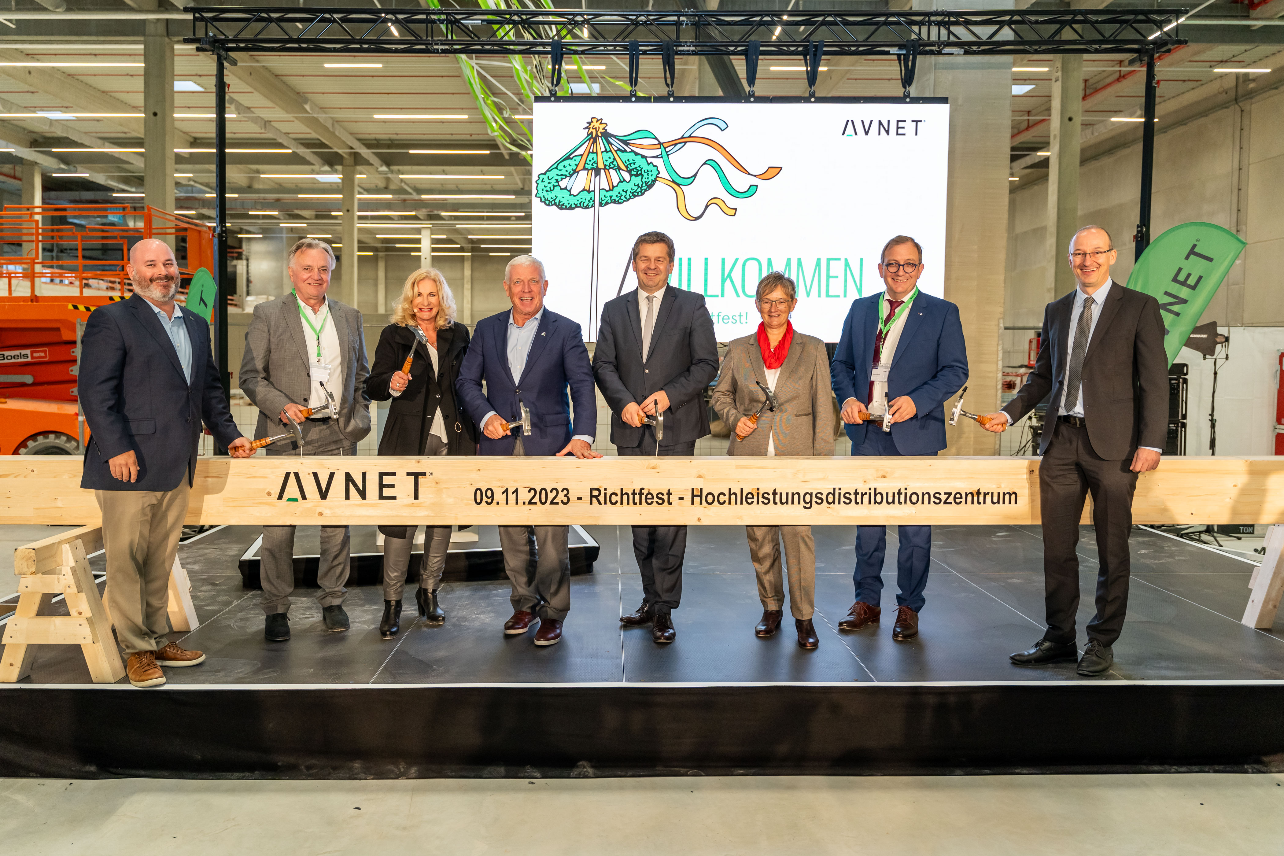 Avnet Feiert Richtfest Für Sein Hochleistungs-distributionszentrum In ...