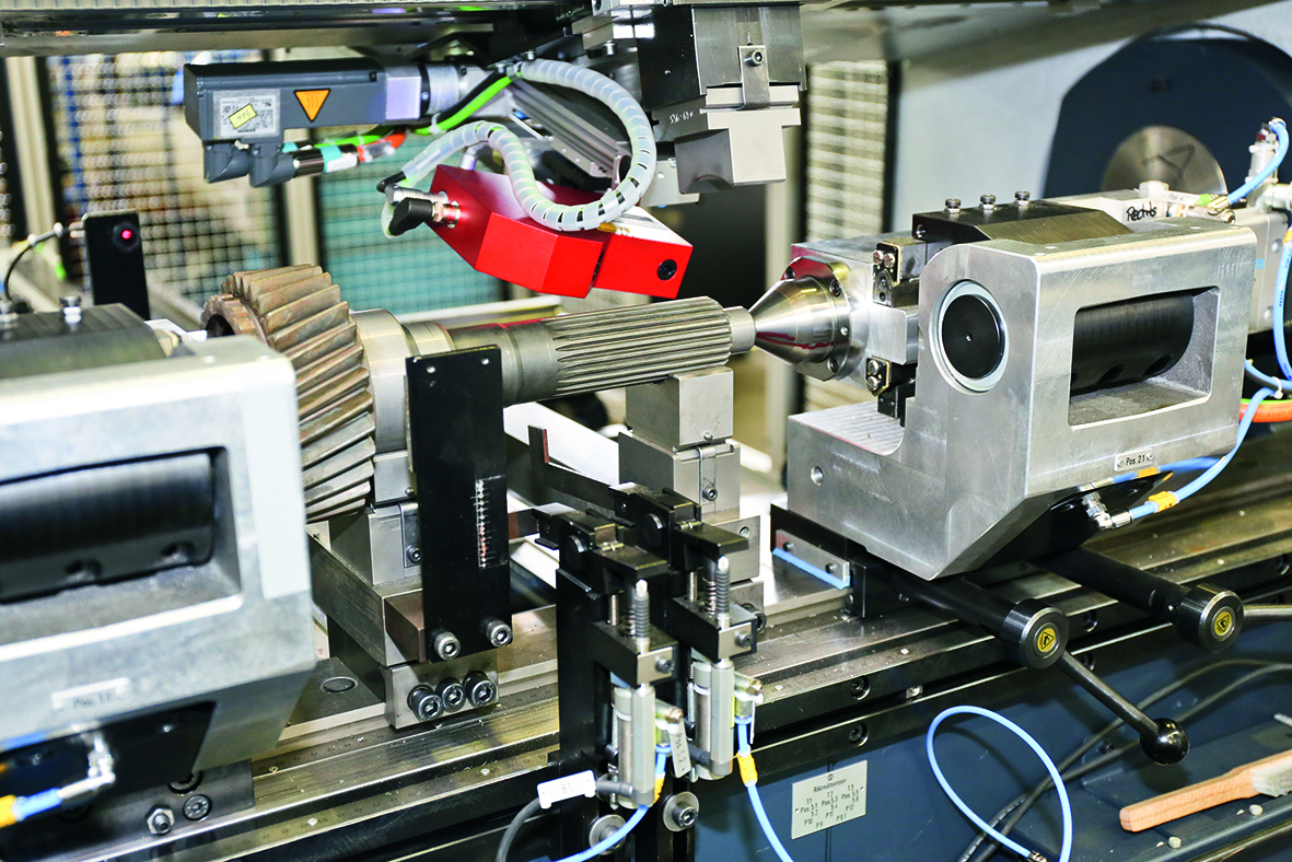 Efficiently integrating the straightening of gear shafts in a