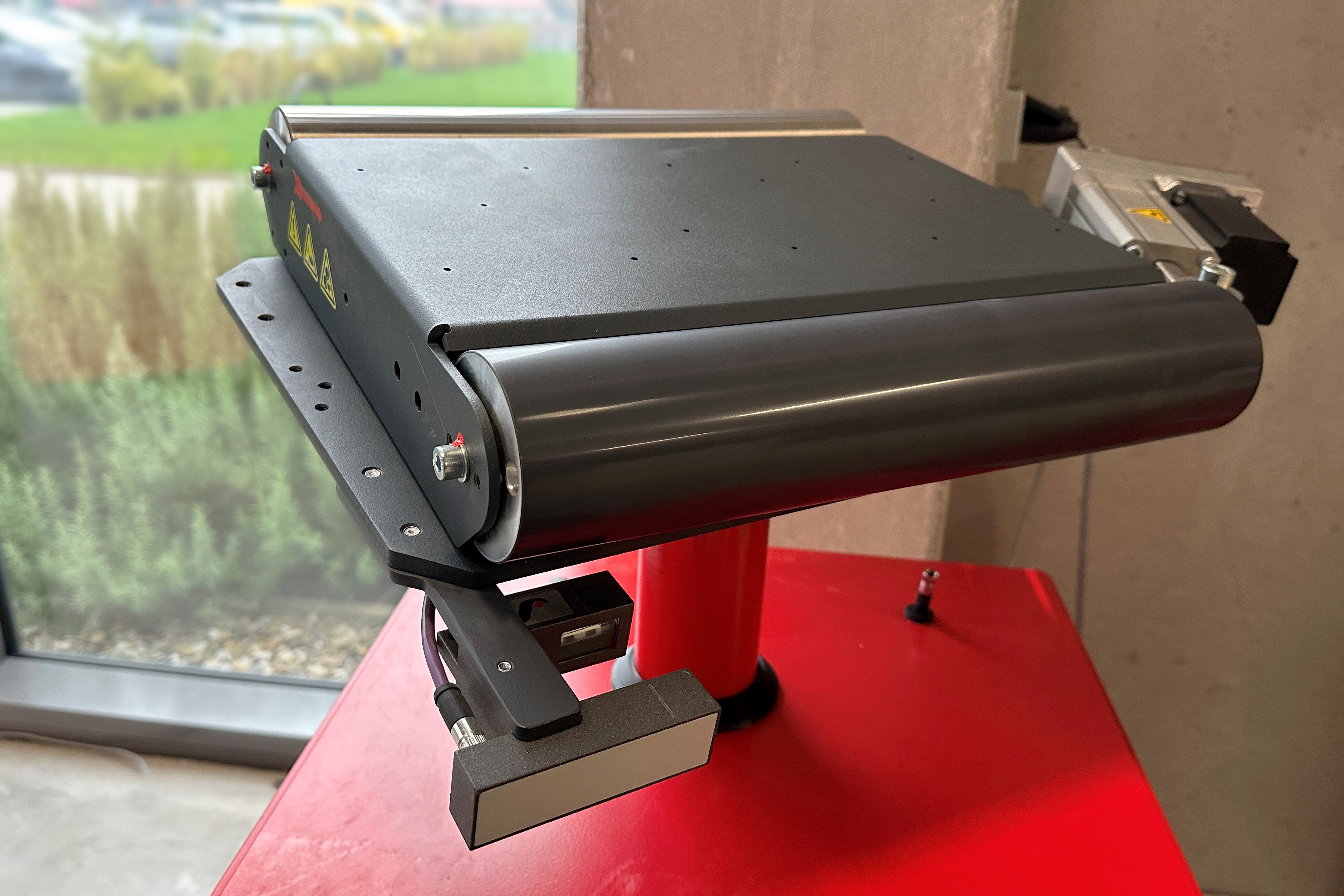 Combined expertise for high-precision web guiding in the battery and ...