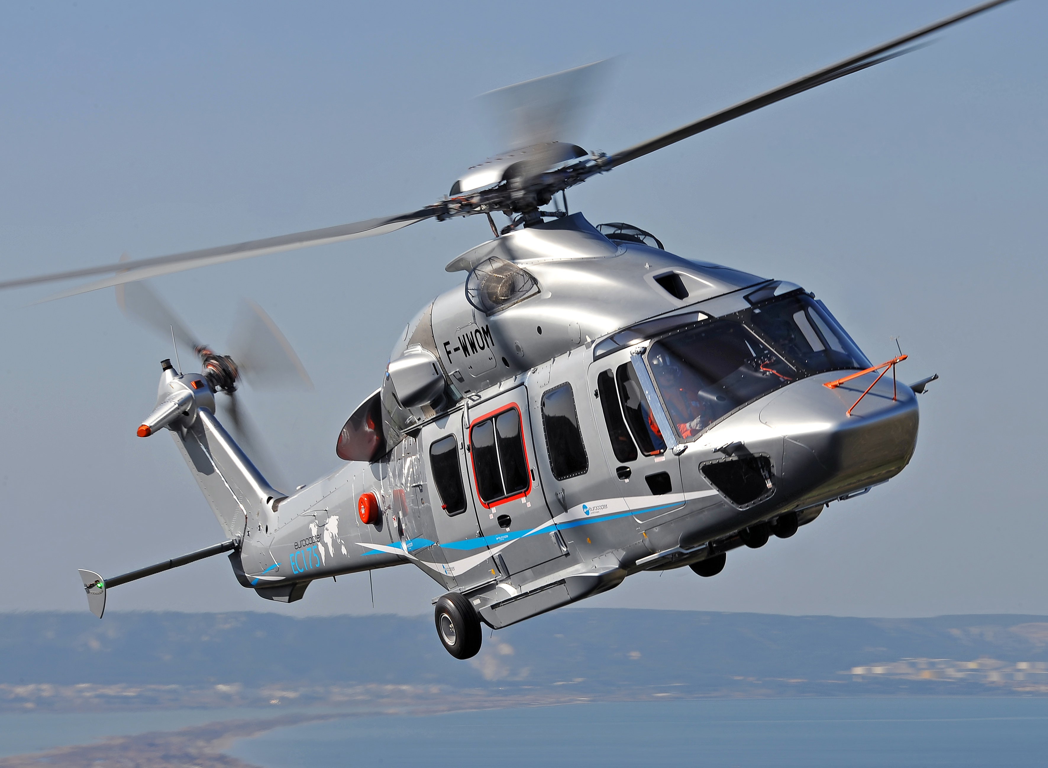 Airbus helicopters" и "aviacopter" совместно произведут 1000 вертолетов ec-175a